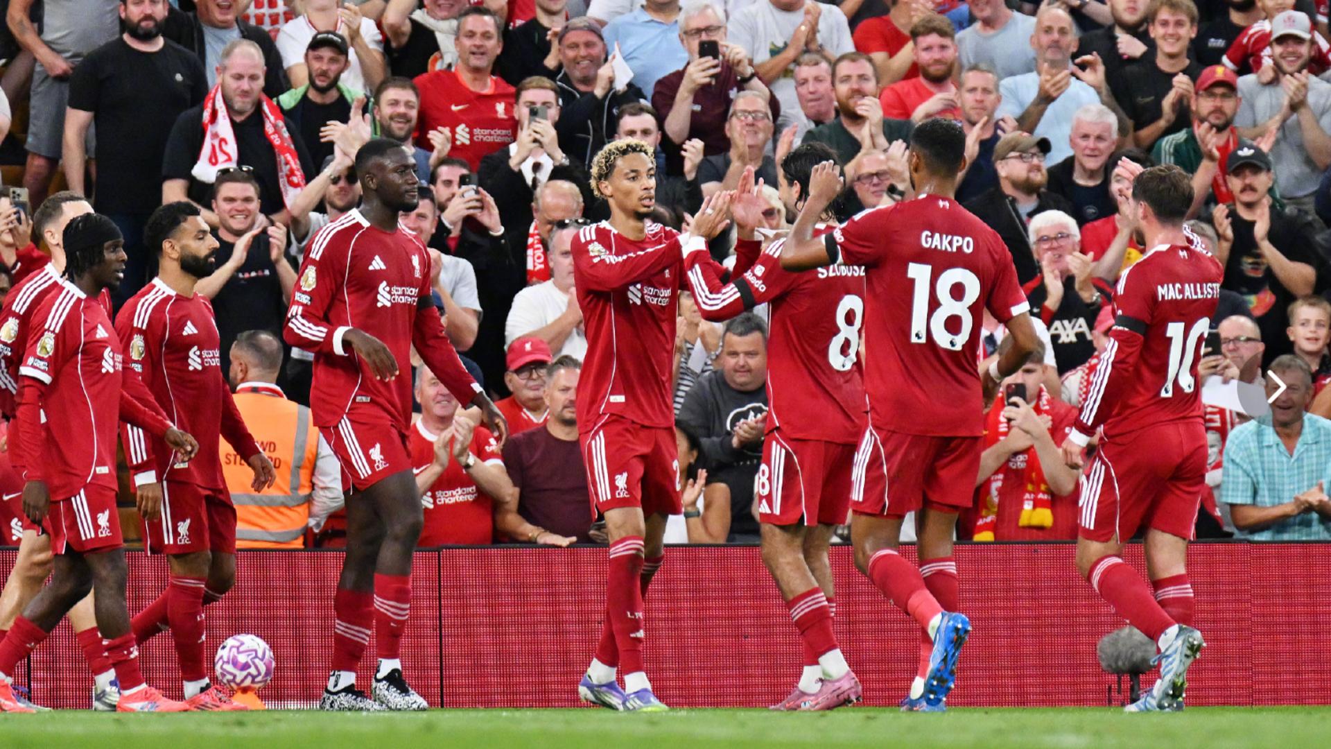 国乒拿下混团世界杯3连冠 采访时被吉祥物“乒乓”硬控 听说桌上的也能带走 全员直接all in 人手两个开心回家