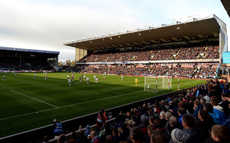 半场战报：纽卡斯尔联1-0毕尔巴鄂竞技，丹-伯恩破门