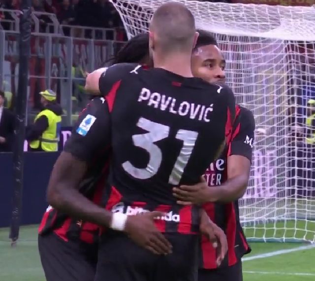 洲际杯半场：德阿拉斯凯塔、桑切斯破门，蓝十字1-1弗拉门戈