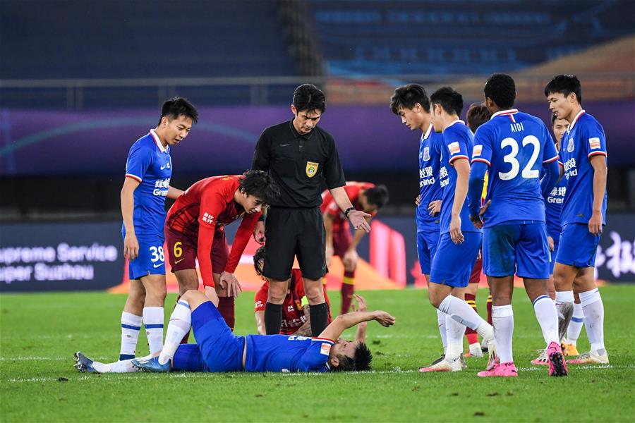 孔帕尼：球队下半场表现的更好，凯恩替补是为应对密集赛程