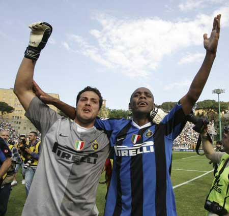 博主：弥漫些许离别味道，个别国安球员已从基地搬走私人物品