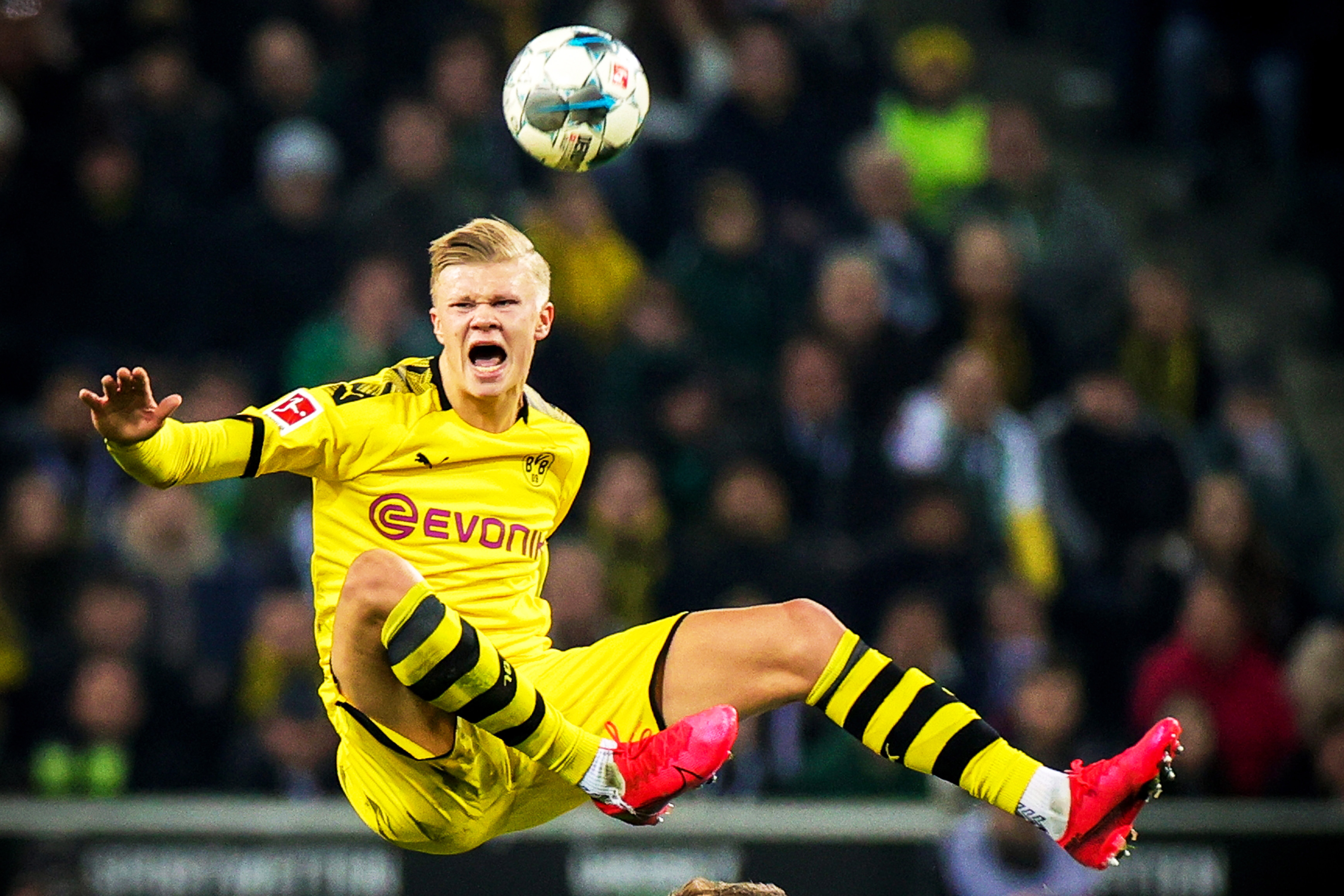 马斯切拉诺：裁判有一个叫VAR的工具，我不明白为啥他们不用