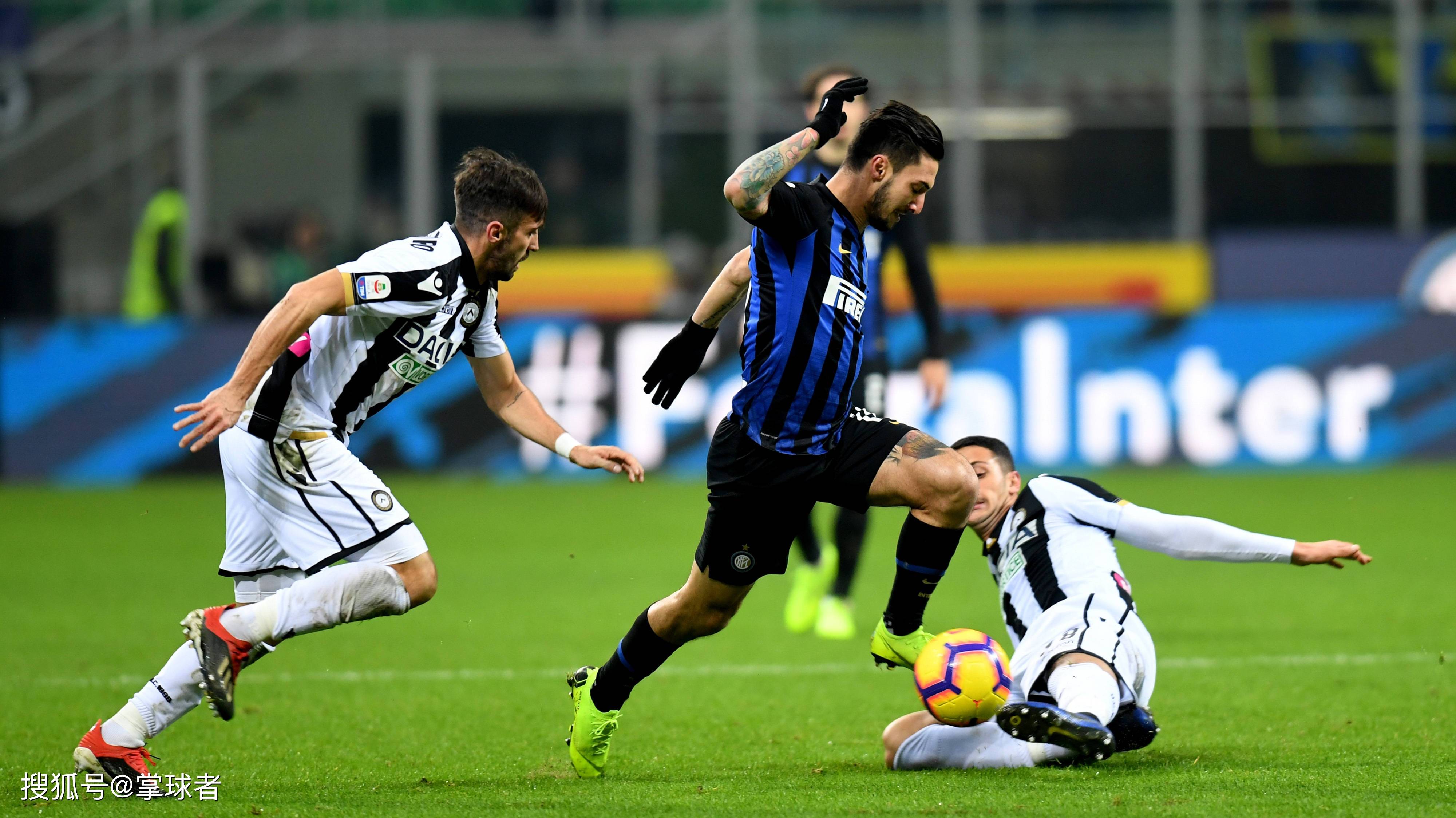 塞斯·库里：首秀就打卫冕冠军确实很艰难，我们还在摸索