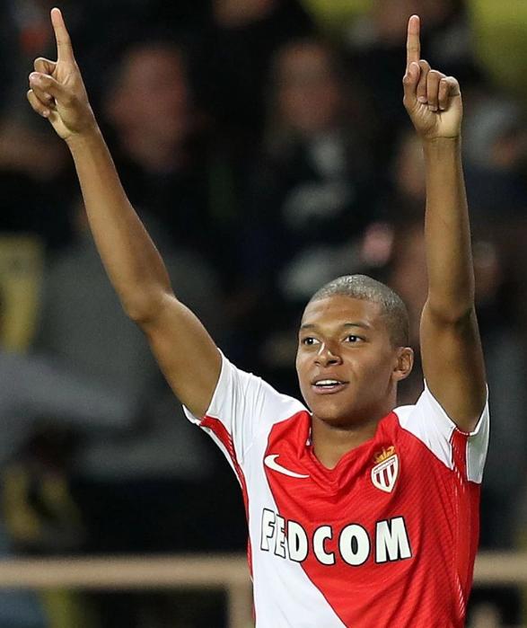 2025年成都混合团体世界杯第二阶段，日乒以8-0战胜瑞典队，取得六连胜，雪藏张本兄妹，伊藤美诚、松岛辉空表现强势。