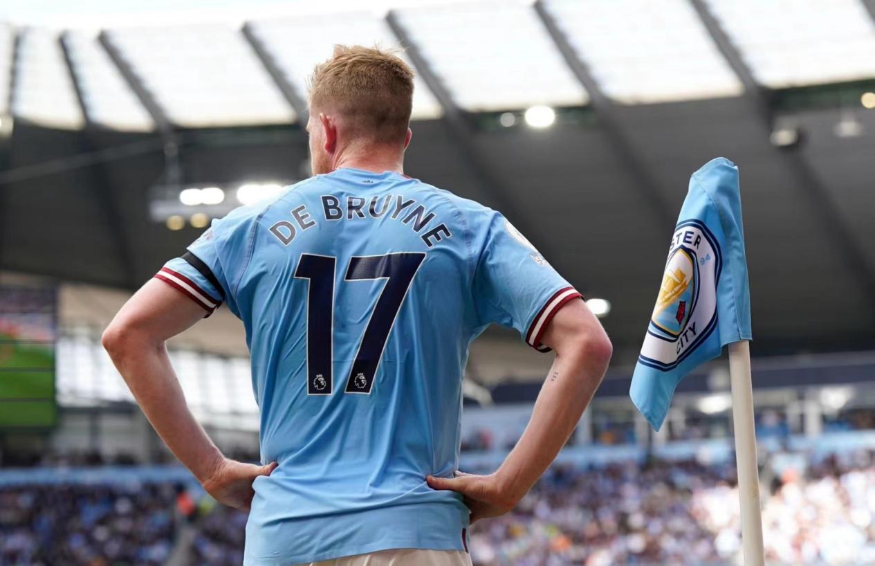 全北现代队长朴镇燮将加盟浙江队，补强后防，提升球队竞争力。