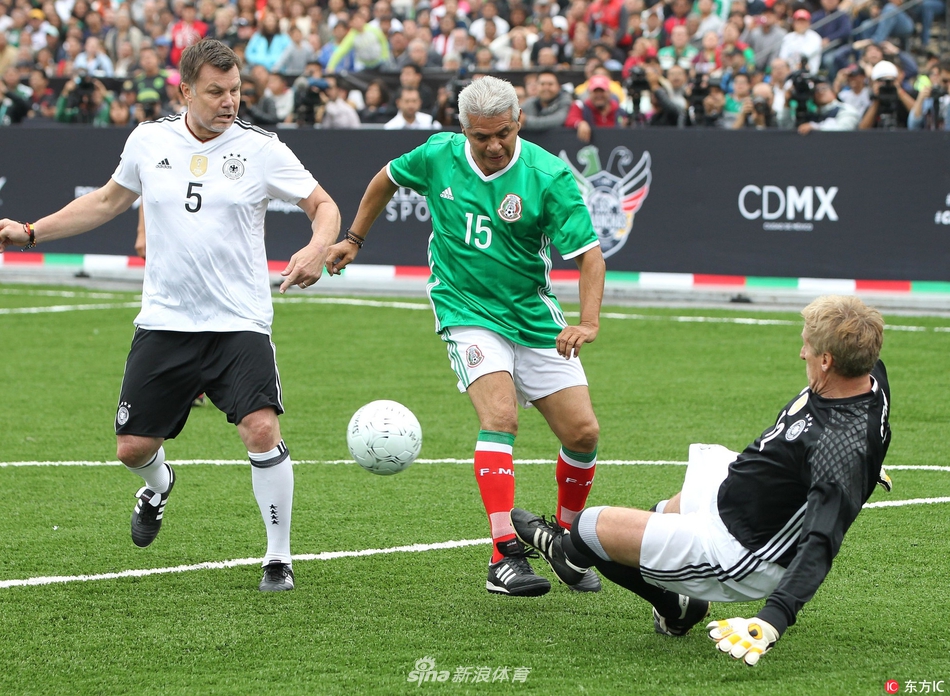 半场战报：卡利亚里2-2热那亚，塞巴斯蒂亚诺-埃斯波西托、博雷利建功，厄斯蒂高、维蒂尼亚破门